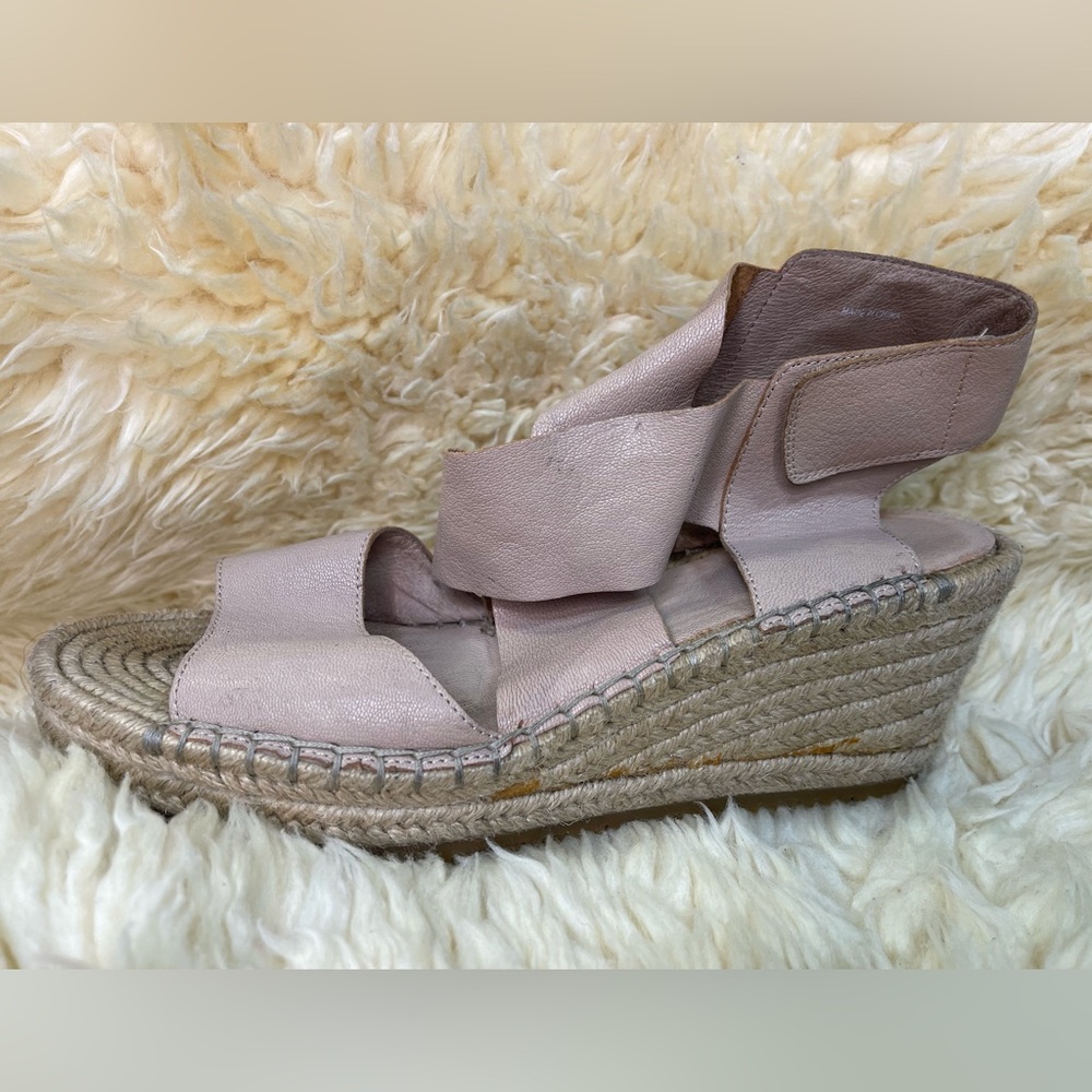 EILEEN FISHER NUDE LEATHER WEDGE SANDALS WOMENS SIZE 9.5